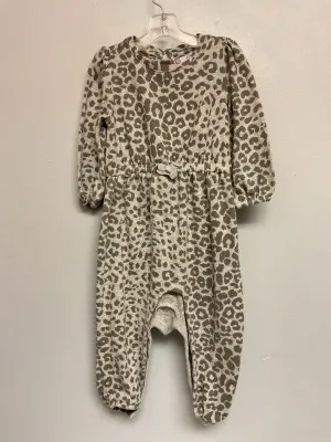 Gap Size 12M Gray Animal Print Cotton Infant Girls Jumpsuits & Coveralls